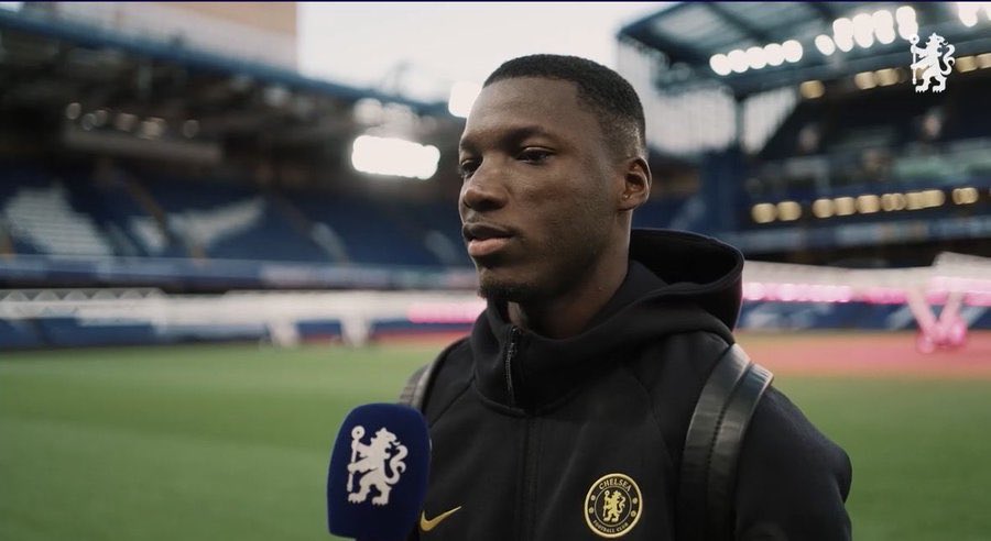 Chelsea_FR_'s tweet photo. 🎙️ Le Message de Moises Caicedo aux fans de Chelsea :

« J’espère qu’ils passeront un très bon week-end grâce à cette victoire. 😁

Nous voulons continuer d’avancer parce que nous voulons remettre Chelsea là où il doit être. » 🤩 https://t.co/8HFqnSvuXj