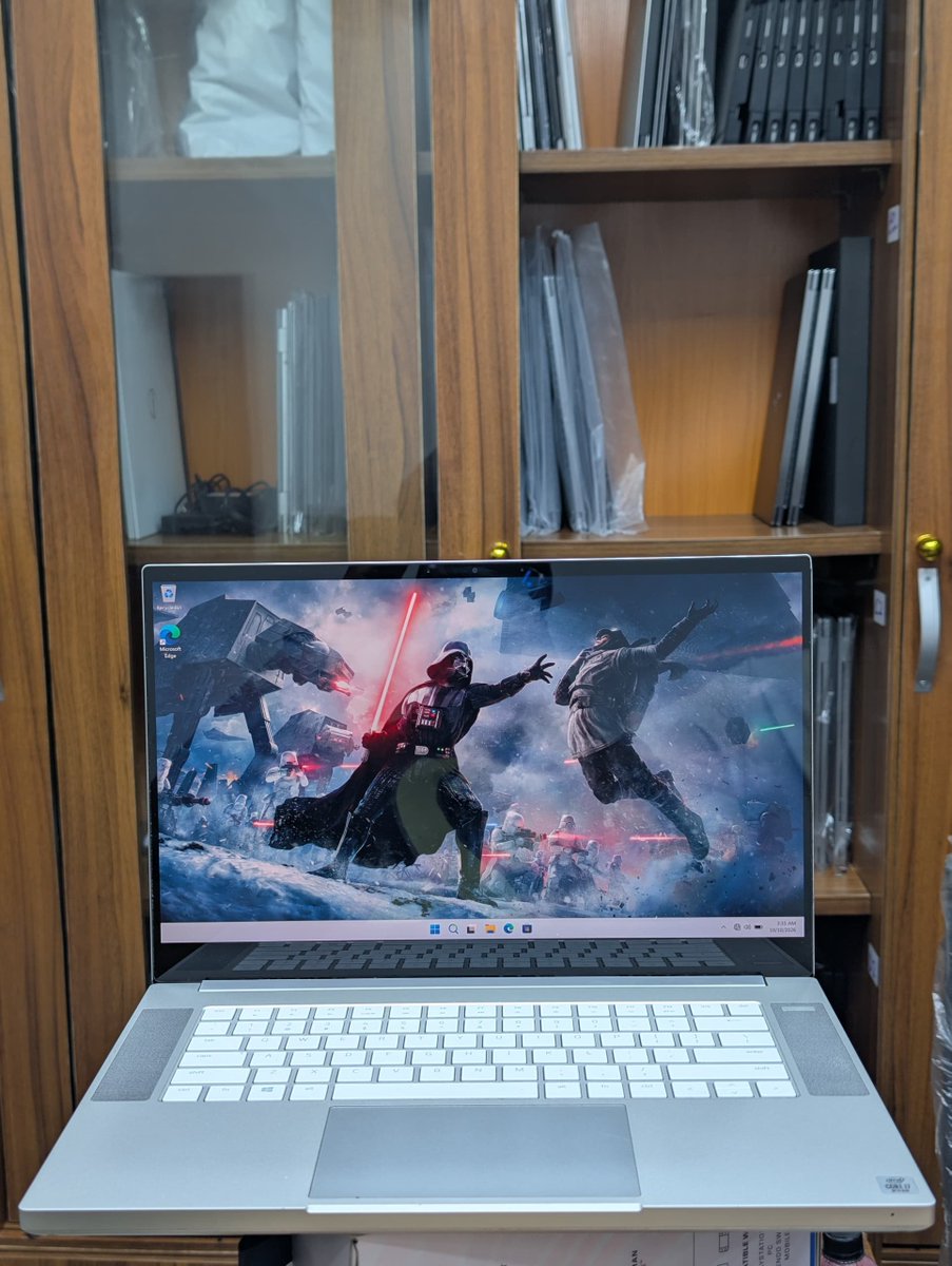 habeeb40592's tweet photo. *RAZER Blade 15*
15.6" OLED 4K Display 
Intel i7-10750H
32GB RAM | 512GB SSD
8GB, NVIDIA RTX 2070
Chroma RGB Keyboard 
MERCURY WHITE Finish
Laptop + Charger ONLY 
N1.420m https://t.co/UiPbym1f0v