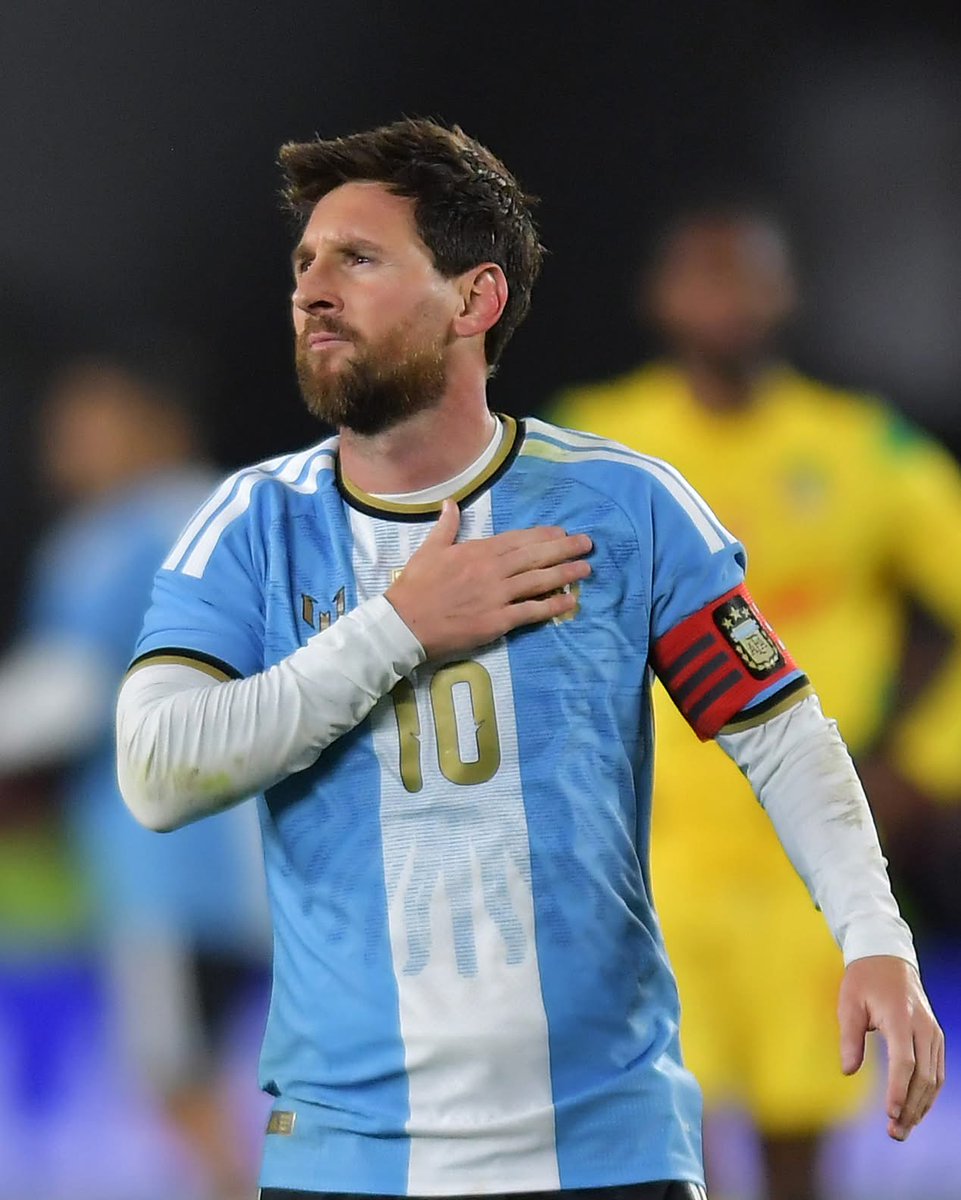 Messi_TheGOAT's tweet photo. LEGEND 🐐✨

#Messi𓃵 
#Messi 
#LeoMessi 
#LionelMessi 
#GOAT 

#Faith 
#Humility 
#Consistency 
#Resilience 
#Longevity 
#SUCCESS 

#Argentina 
#AFA 
#ARG 
#VamosArgentina 
#CopaAmerica 
#WorldCup 
#FIFAWorldCup 
#FIFAWorldCup2022 
#FIFAWorldCup2026 https://t.co/9WWK6tpq8s