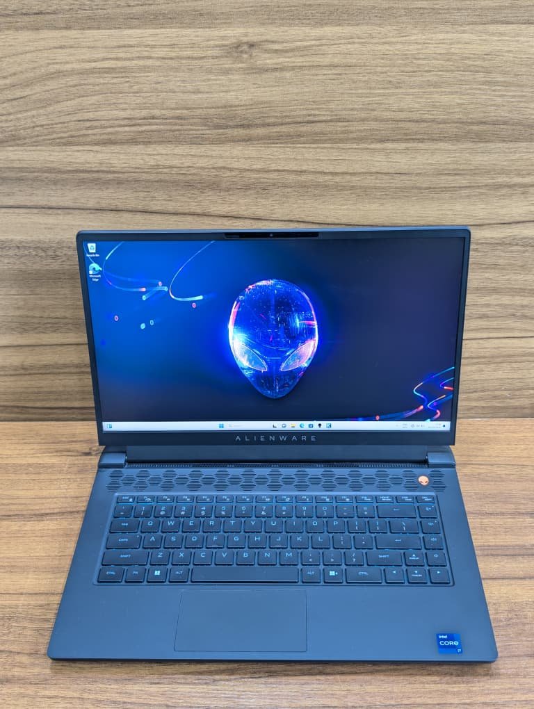 habeeb40592's tweet photo. *ALIENWARE M15 R7*
15.6" 240Hz QHD Display 
Intel i7-12700H
32GB RAM | 2TB SSD
*16GB, NVIDIA RTX 3080Ti Graphics*
AlienFX RGB Keyboard 
Laptop + Charger ONLY 
N2.150m https://t.co/YMQ03RhCcK