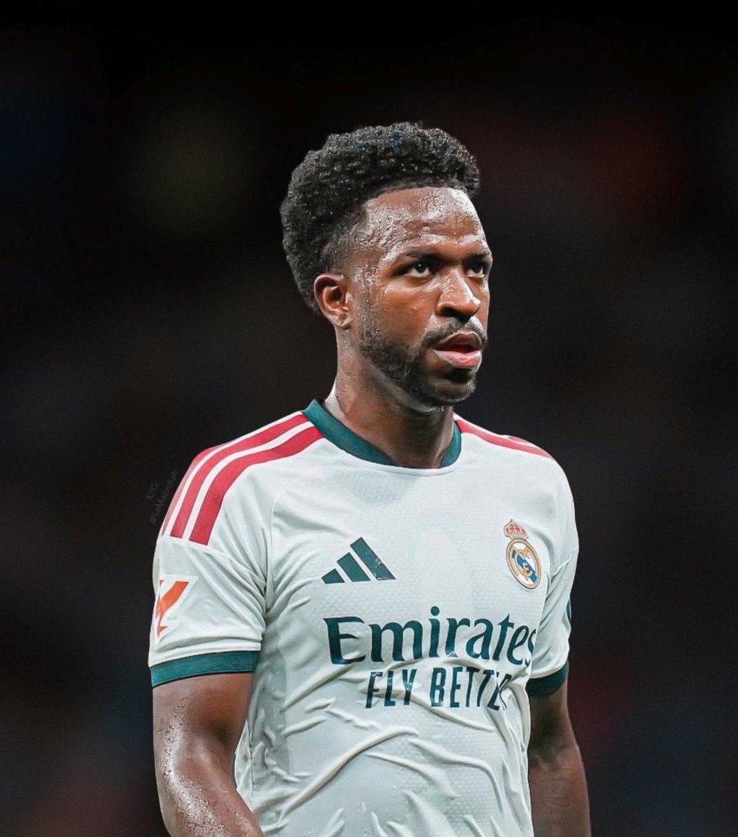 TheHateCentra's tweet photo. Vinicius Junior 

52 Minutes Benched 
20 Minutes played 
1 G/A (View Once)
0.02 (xG)
6x possession lost
1 successful Red Card 

THE LAST HAIR BENDER https://t.co/K4R15oQX1p