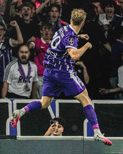 Moraxx31's tweet photo. 4 buts pour ses 4 premiers matchs à Toulouse pour Casper Tengstedt.

Notre numéro 9, il est là.

@TFCDatabase, on sait depuis quand remonte une telle efficacité pour un nouveau joueur ? https://t.co/zNWFuNHkFW