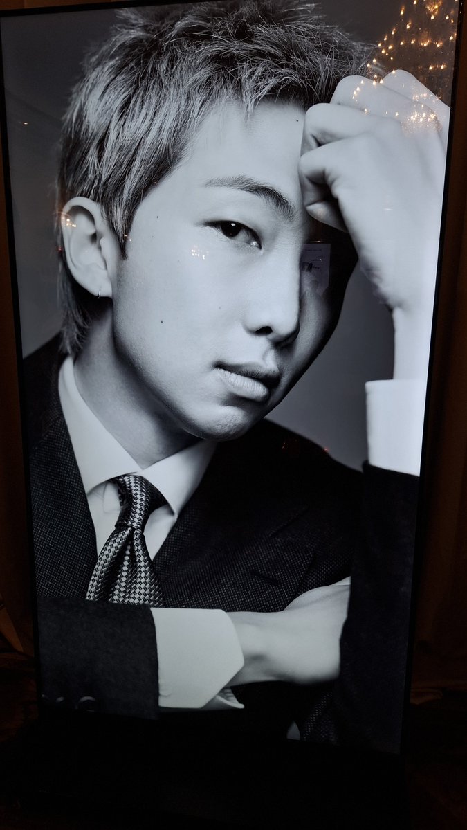KJMHMPTJ's tweet photo. Cuatro fotos de tu bias y 4 mutis que lo hagan las tqm gracias por etiquetarme mi primera etiquetacion xime tqm @maru_jung94 @mgigiss @pjmochi_meli @SugaTangerineee https://t.co/Y6dMGIfdnX