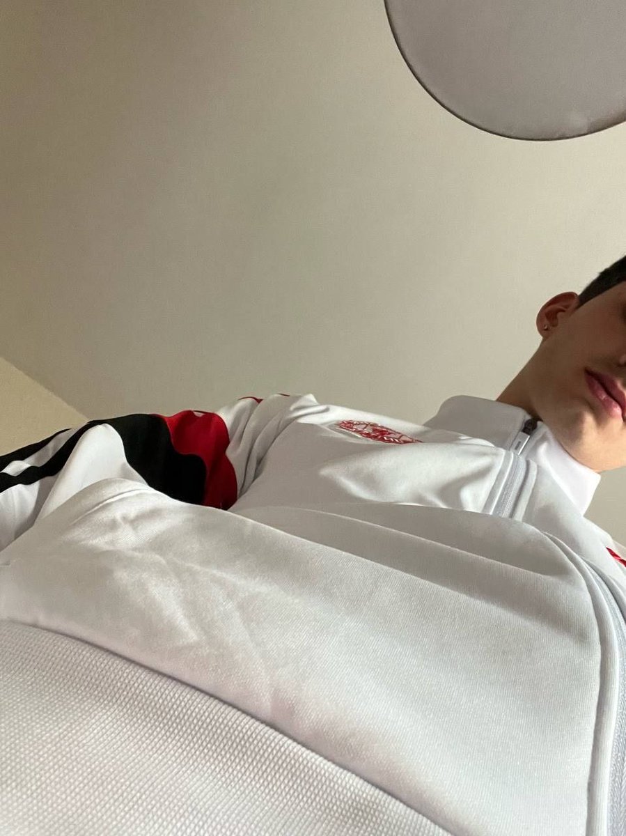danihot18_'s tweet photo. Así me veis tmb x detrás, así me ven en los entrenamientos..😶‍🌫️😶‍🌫️😶‍🌫️ https://t.co/Y10MKkLwCy