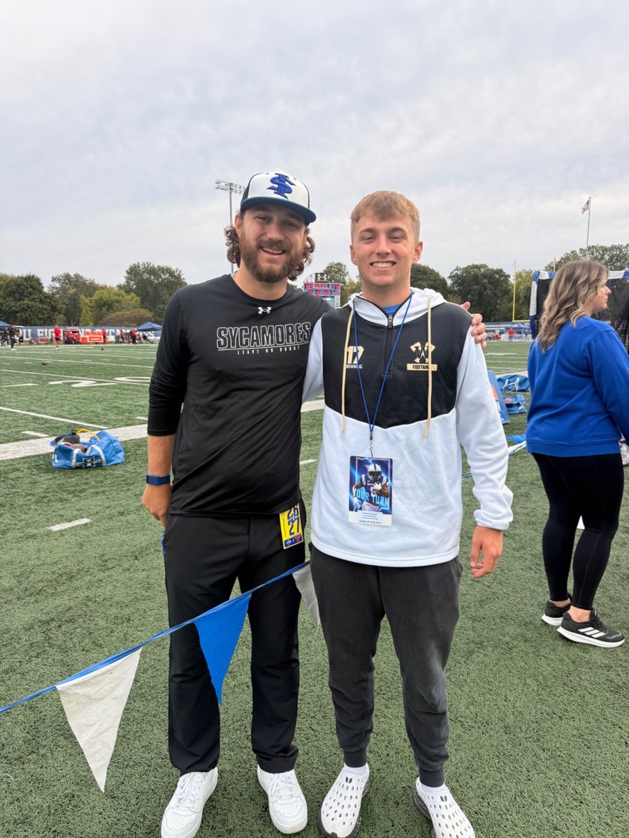 Carterclass2028's tweet photo. Thank You @Coach_BJarman for the Game day invite for @IndStFB vs @ysufootball it was a great game to watch! #LeaveNoDoubt https://t.co/8dF4dSBGDX
