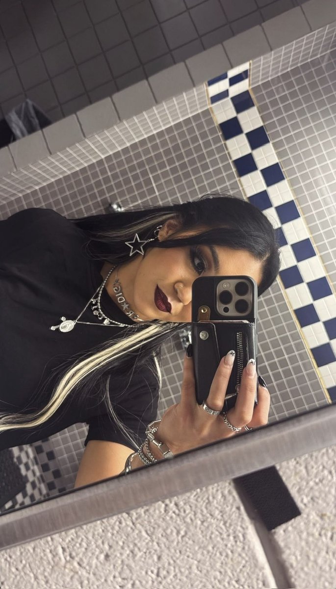 latinaofaaa's tweet photo. Dark lips, sharp mind, and my eyes locked strictly on that contract. New Orleans isn't ready for what's coming. 🖤 https://t.co/ySwDUEXM6U