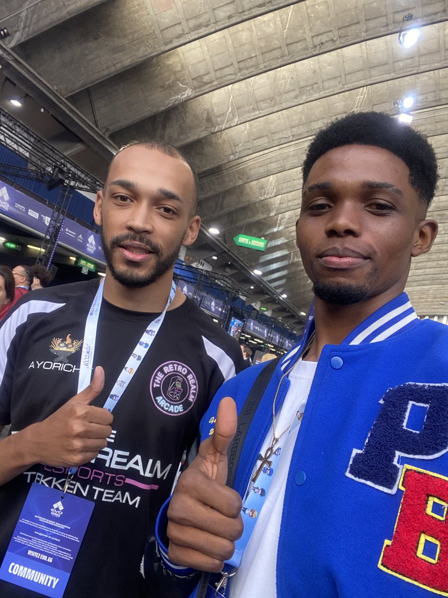 AshZlatan's tweet photo. The award from the most talented and the nicest guy comes to…@AyoRichie_98😎
Thank you man you’re so easy to talk. Gg this evo was really stacked. A good human before being a very very good player 🙏🏽 https://t.co/799TfQnlvI