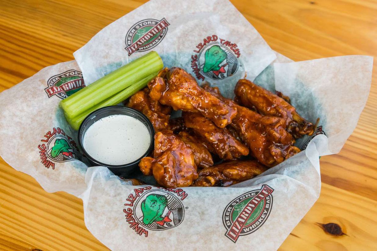 winkinglizard's tweet photo. GAME DAY MODE: ACTIVATED! 🏈⚾🍻

The screens are on and your game day favorites are ready! 🍗🍺 There's no better place to catch all the action than the Lizard! 🙌

🏈 Let’s go Bucks!
⚾️ Let’s go Guards!

#gameday #letsgo #inthecle #winkinglizard #lizardnation #BestSportsBar https://t.co/AhB8bkrJul