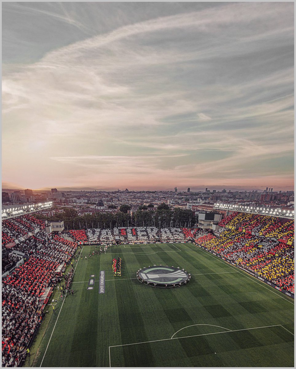 FernandoSebas73's tweet photo. Nos han robado el club, su nombre, el escudo, la franja roja, los actos del centenario, el Estadio, la ciudad deportiva, la cantera y el femenino. 
Hoy ya nos acusan de cometer atentados. 
Pie en pared. 
Ni un paso atrás, ni para coger impulso. 
El RAYO fue, es y será VALLECANO. https://t.co/OEJMRANl1E