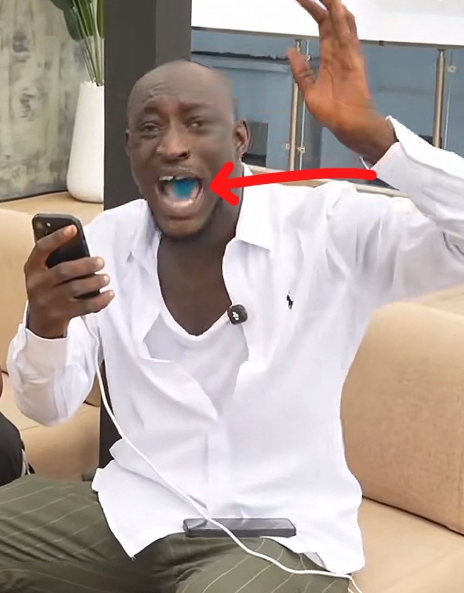stay_dangero's tweet photo. In these two pictures 
The first one is the biggest streamer in Africa, who meets and connects with billionaire and men and women of timber and Caliber 

While the second one is an acclaimed biggest streamer meeting and connecting with pornstars 

Choose your favourite wisely🥺🤏 https://t.co/jWBEWIA8q6