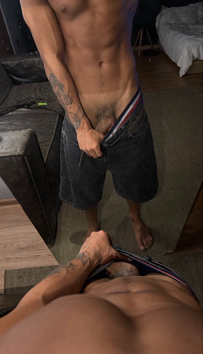 octavian0_'s tweet photo. 🤳🏽 https://t.co/z4TfAbG62S