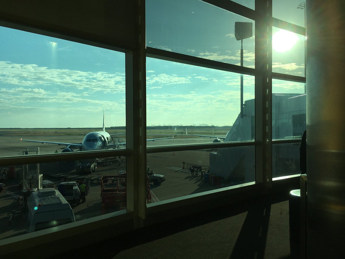 lovelyxck's tweet photo. Bye, brisbane. https://t.co/2SBN6VozUr