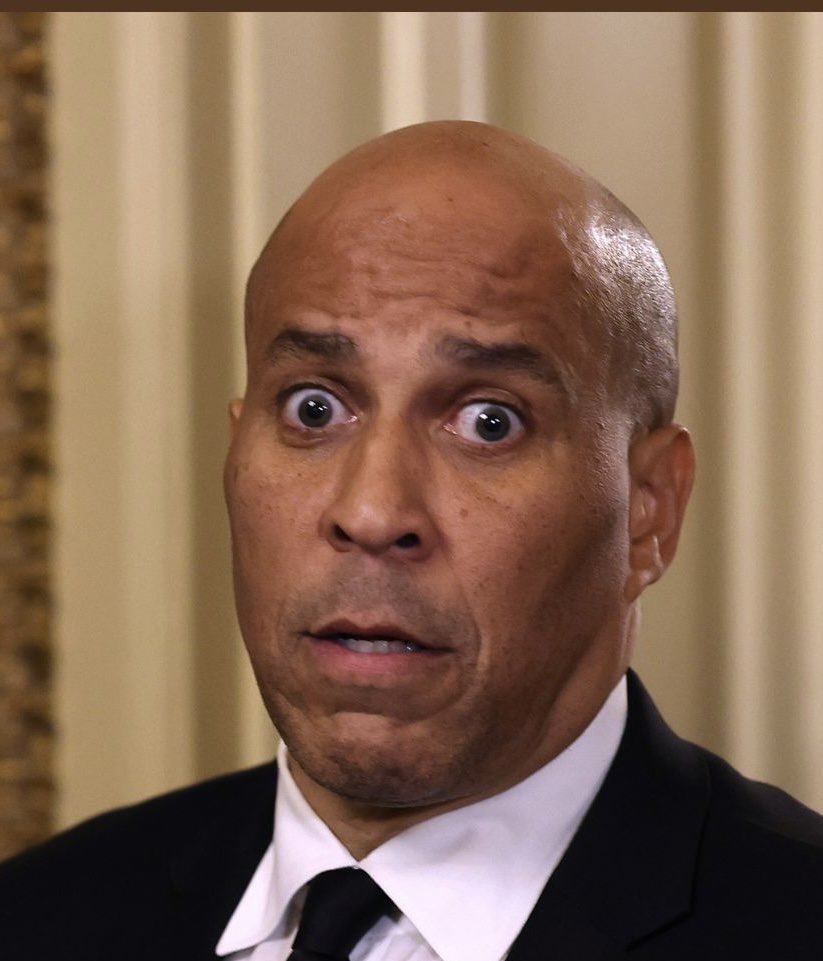 bottompaint's tweet photo. @CoryBooker Cory-Cory-Cory your the Democratic Socialist poster child for NJ. https://t.co/D1HHpDxxIt