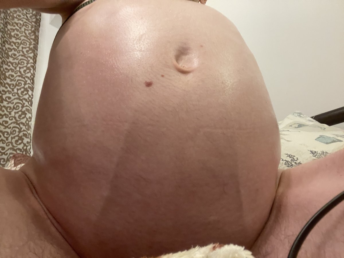 Introphie's tweet photo. I still can’t believe that a human body can withhold such changes within one day
(Few years of practice does not count 🌚)
Btw what do you think, should I spam a little with pictures from time to time? https://t.co/i4Py2FcHMm