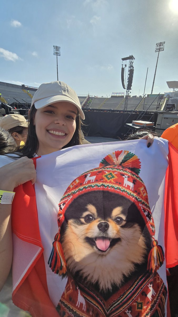 nandabear7's tweet photo. KIM TAEHYUNG VIU MINHA BANDEIRA GENTE OLHEI NOS OLHOS DELE 😭😭😭😭😭😭😭😭😭 https://t.co/wh3lLVBdql