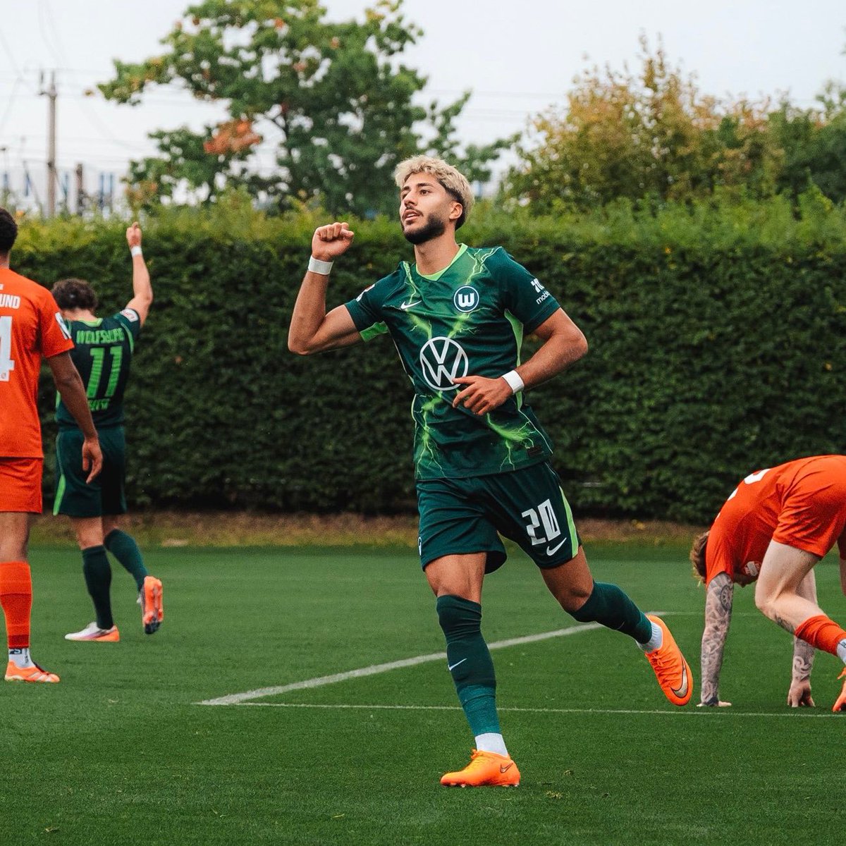 almanydnfutbol's tweet photo. Muhammed Damar, hazırlık maçı dahil son 3 maçta 5 gol attı!

vs. Nürnberg ⚽
vs. Havelse ⚽⚽⚽
vs. Darmstadt ⚽

Nürnberg karşısında 4 kilit pas verdi.

Bu cevheri kaçırmak delilik olur! https://t.co/acQRjHOHk9