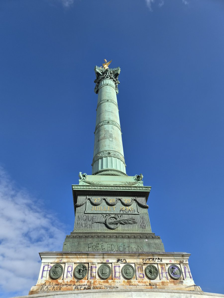 jhzm2000's tweet photo. https://t.co/k0j6cErOVn #onderwijsprotesten ook te #bastille in #parijs https://t.co/BhLTF4F5pF