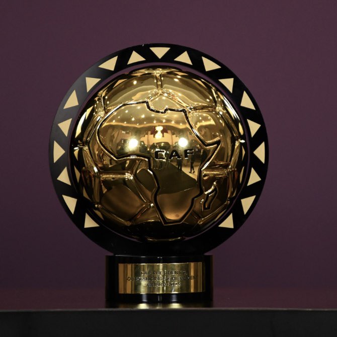ActuFoot_'s tweet photo. 🚨 Nicolas PÉPÉ 🇨🇮 voit son coéquipier Pape GUEYE 🇸🇳 remporter le Ballon d’Or africain 🌕🌍 : « IL A LE CV POUR ! 🙌

Il a été meilleur joueur africain de la saison en Liga, il a gagné la CAN, il a été buteur en finale, il est performant.

Donc, je pense qu’il a son mot à dire. Et s’il gagne, il sera pas volé, il sera TOTALEMENT MÉRITÉ. 👏

(…) On n’en a même pas parlé. Il parle pas trop de tout ça. »

🎙️ @DAZN_FR