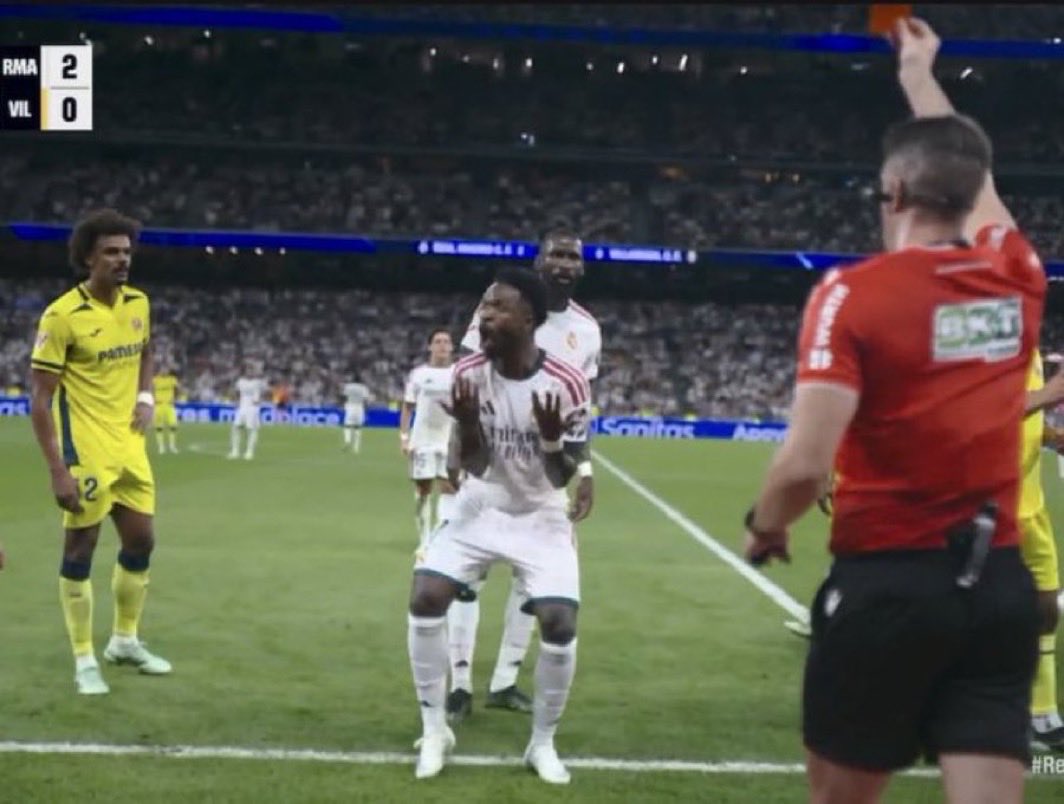 lt5u_'s tweet photo. هالحركات ما يسويها إلا فينيسيوس اللي نعرفه 
خوينا ما تبدل هو نفسه بس مستواه انفضح https://t.co/oPykGU30uK