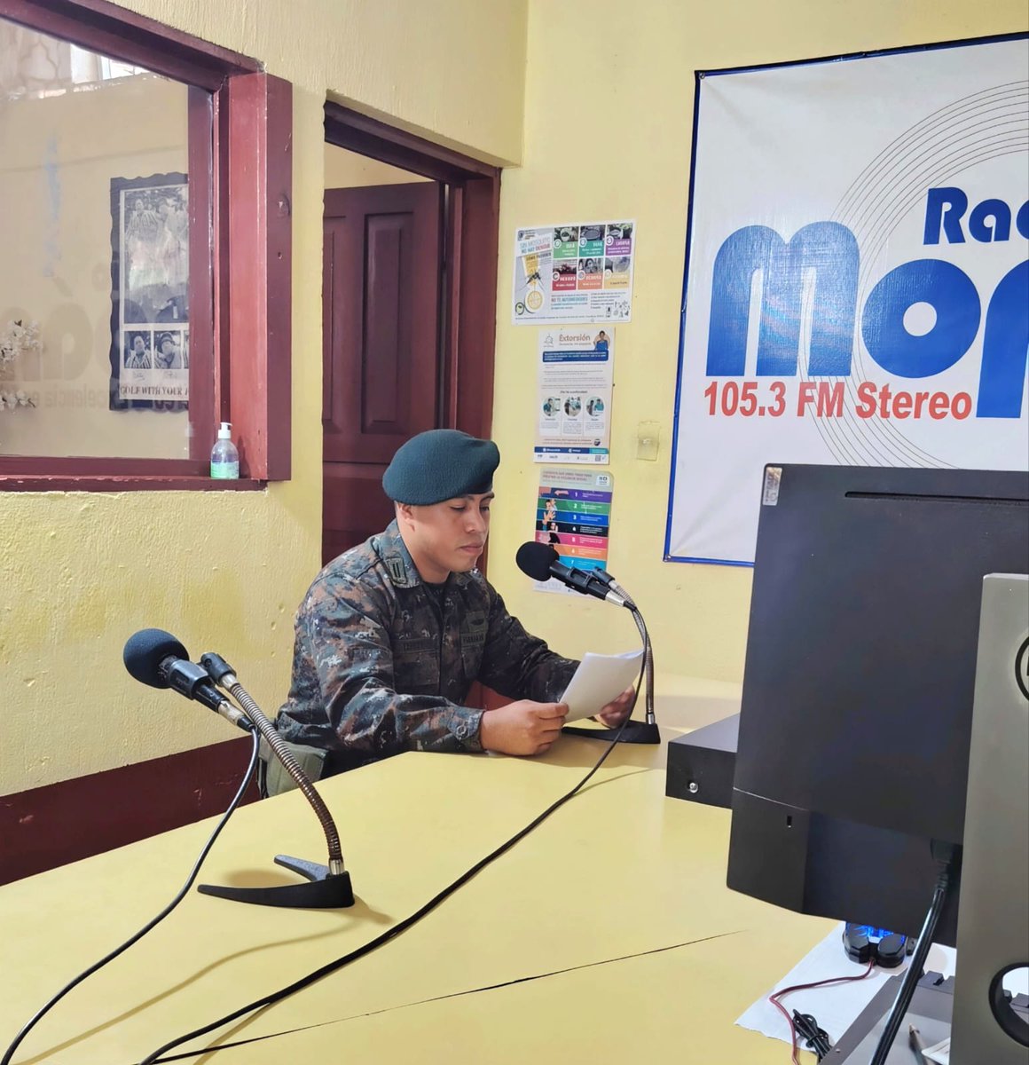 RelCiv's tweet photo. Desarrolló programa radial "La Voz del Guerrero Milenario" en Radio Mopán 105.3 FM, ubicada Barrio el Centro, Melchor de Mencos, Petén, con el tema: “Día de la Hispanidad”. https://t.co/1woQWHEHy4