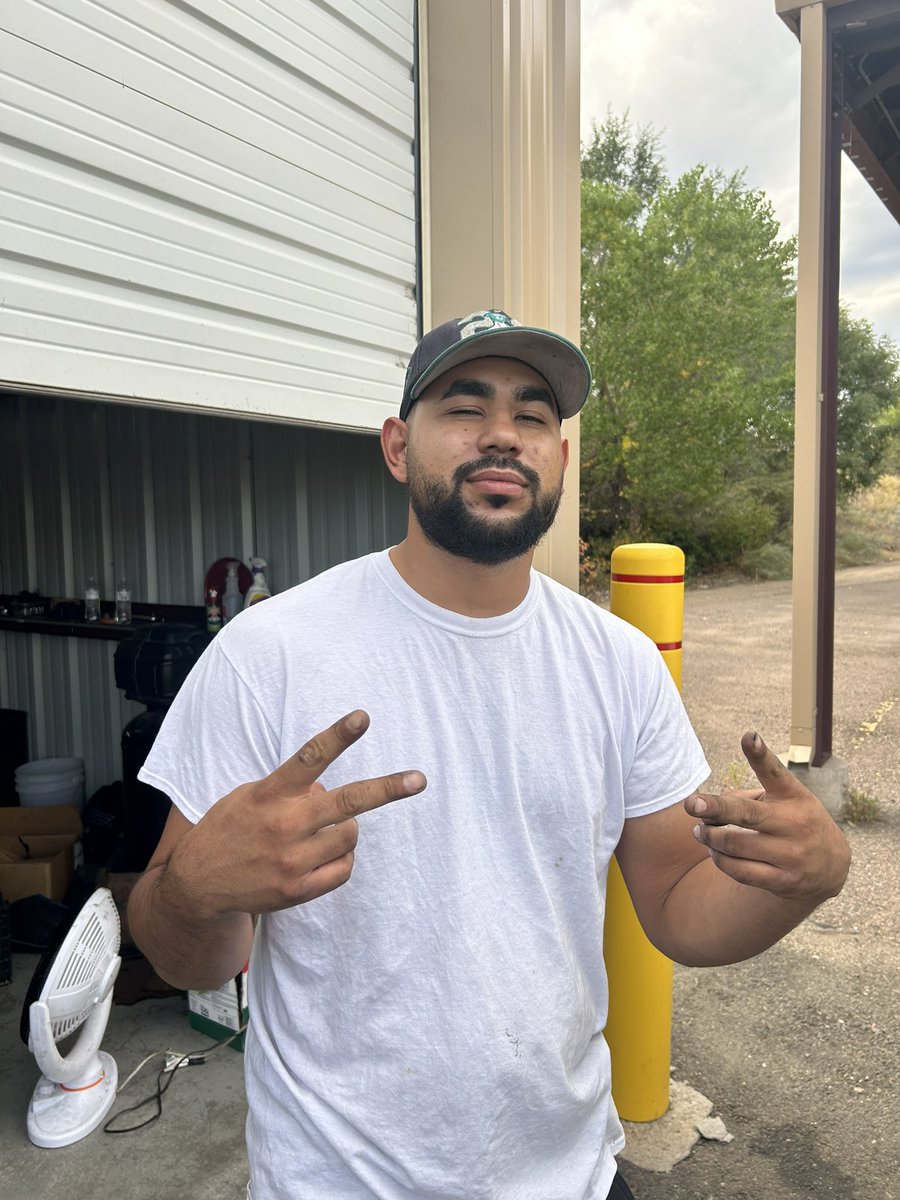 hoodrichsam's tweet photo. High asf yo 🤣 https://t.co/YrubGcDygy