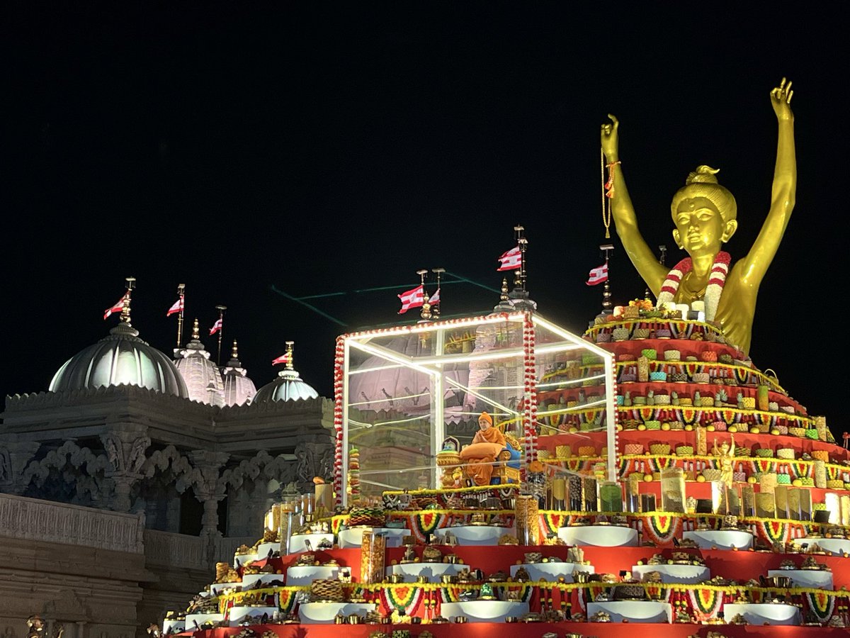 mandirclicks's tweet photo. BAPS Swaminarayan Mandir London https://t.co/jTFeTTOSbZ