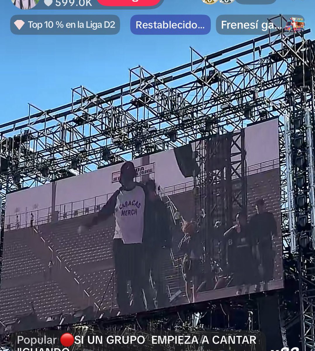 jeonsweetly's tweet photo. QUE HACE TAE CON UNA CAMISA QUE DICE CARACAS???? DIOS MIOOOO VENEZUELAAAAAA ES NUESTRA SEÑAL https://t.co/FBnfs5UsIa