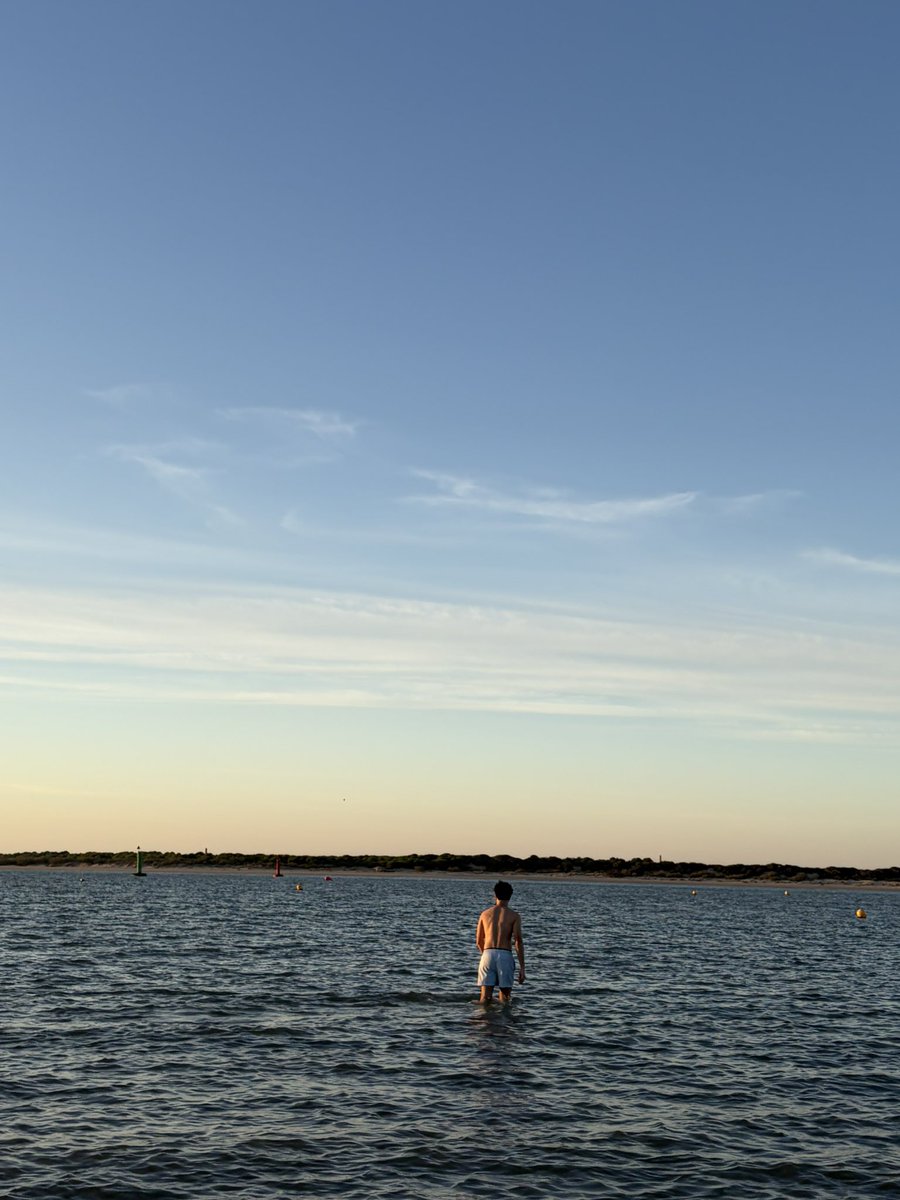 fabiocbastian's tweet photo. En La Playa de Sanlucar de Barrameda #España #Jerez https://t.co/Ut4YbjbSfk