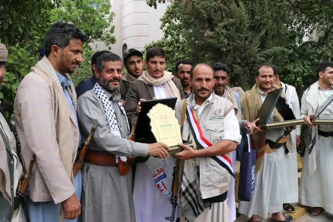 qdnsev's tweet photo. لمن يروج بااستشهد ابو مؤيد الهاملي 
غير صحيح  واضح يارجال الله الله يكتب اجركم 

شاركو المنشور الوعي واجب https://t.co/f7Ko3PMnIE