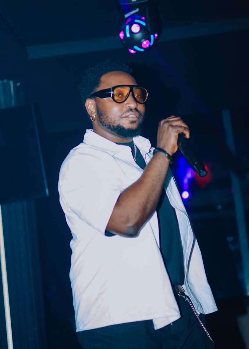 Smilesoundz's tweet photo. The stage is mine, the energy is unmatched. by @RKD Studio | Photographer and @Medicinal Vibez https://t.co/7mfy5XOgee