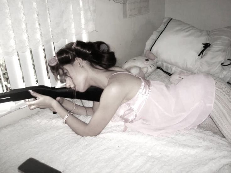 lilacb1unt_'s tweet photo. go to bed hungry
╴╴╴╴˚ೃ
eating anytime after 3 hours before you go to bed will cause those cals to be stored as fat, rather than burning it off. sleeping empty will help you sleep longer and burn more in the morning. so if you go to bed at 10, eat dinner at 7 at the latest https://t.co/S3l1r4mXC1
