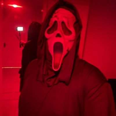 SynisterSco's tweet photo. #NewProfilePic #Scream #Ghostface #maskedman #maskedcosplayer https://t.co/defk9IJyWF