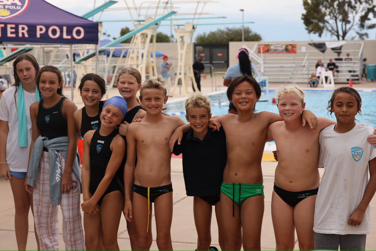 USAWP's tweet photo. School of Rock? Nah, Pool of Rock 
🤽🏽‍♂️🎸🤽🏽‍♀️ @GameOnLS @MikasaUSA 
#Rocktober #Mikasa #GameonLiveStudio #WaterPolo https://t.co/LkwyFm1reK