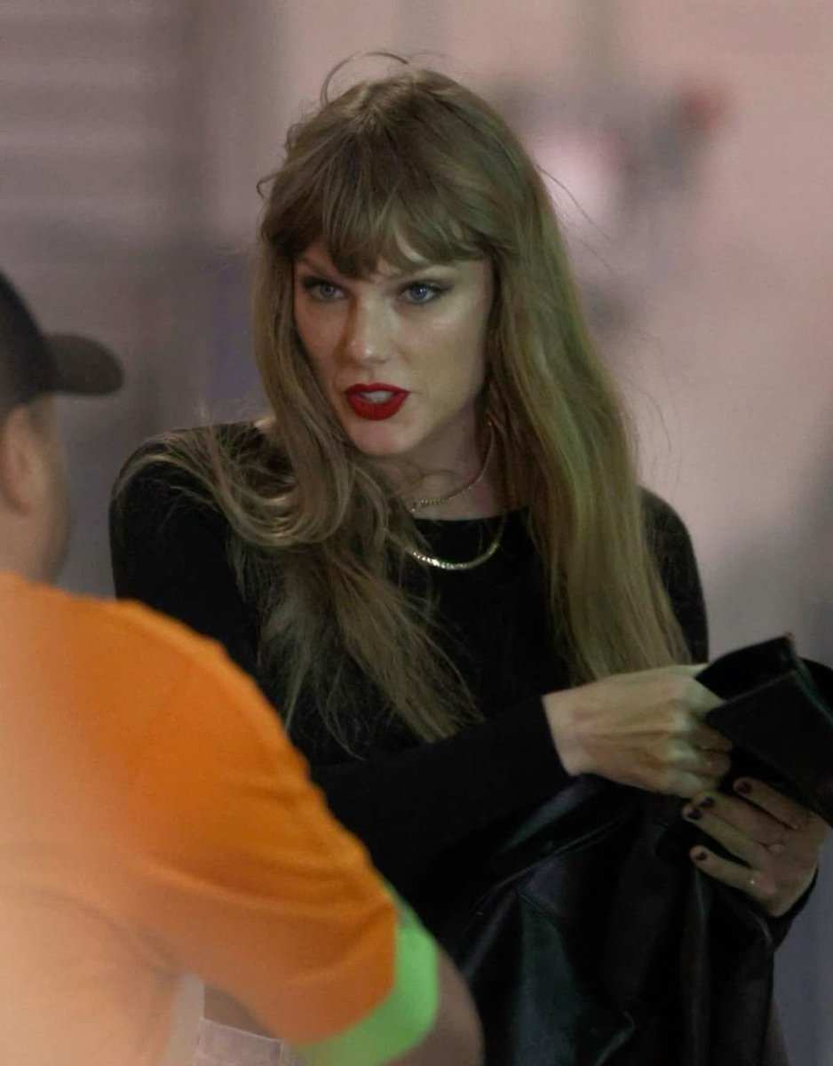 taylor_sw13ift's tweet photo. my fav pics of vamplor https://t.co/9SbH7bzVT7
