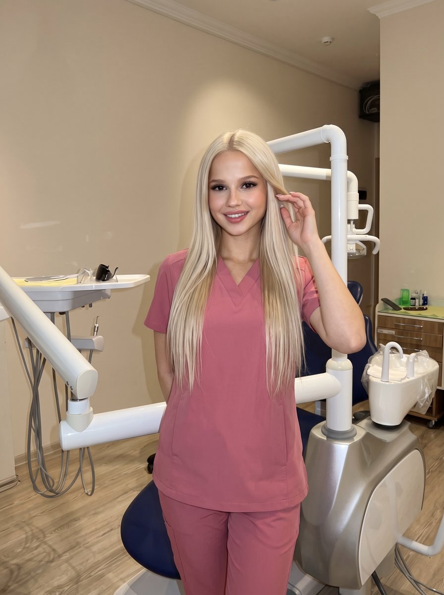 Chloeewez's tweet photo. pink scrubs calling the shots https://t.co/W9sxYvEQ1q