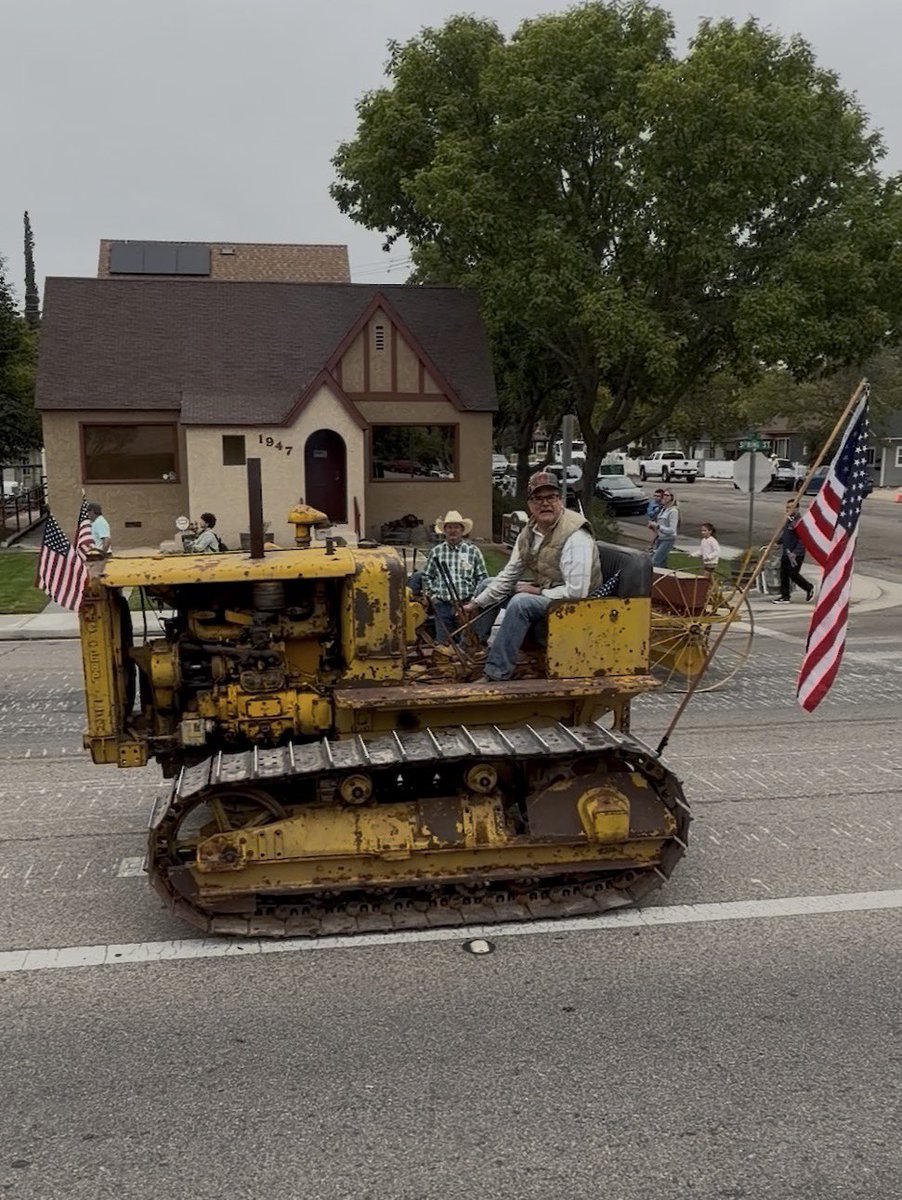 John_Peschong's tweet photo. Great day at the 96th Annual Paso Robles Pioneer Day Parade! Thank you to the Pioneer Day Committee and all the volunteers for making a great day! https://t.co/urXVgIdc2i