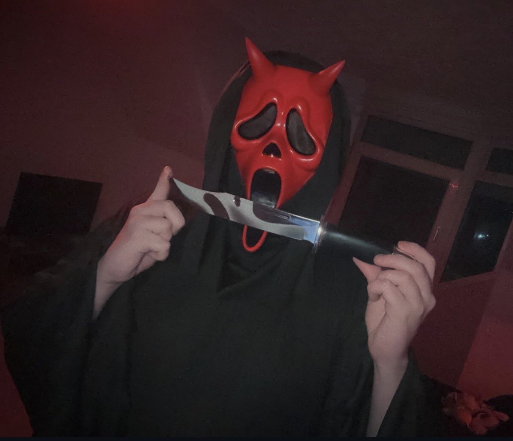 SynisterSco's tweet photo. #cosplay #scream #ghostface https://t.co/wBApdCCWdO