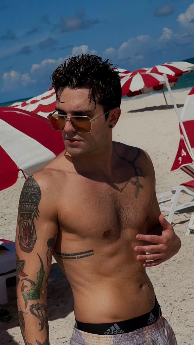 viralizeamorls's tweet photo. Que homem gostoso (sou sapatao https://t.co/nxdkktc3a1
