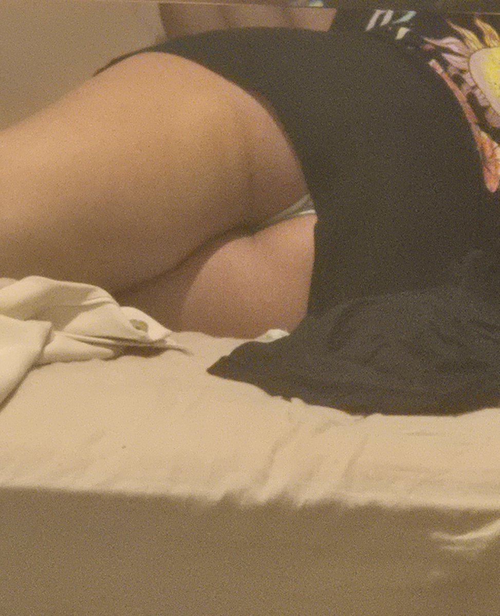 bornovacift25's tweet photo. @Cuckoldtr13 Görüşmek isteyen dm gelsin yer ve arac var izmir https://t.co/JdhiM9Zle7