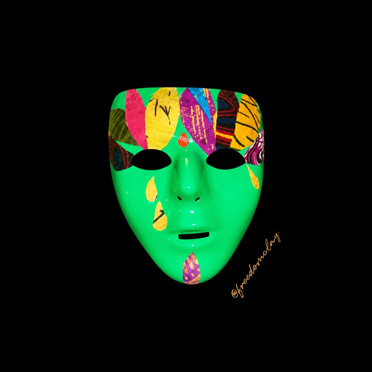 freedomclay's tweet photo. “Masquerade I”
What’s behind the mask
Not for public consumption
A private affair.
A haiku by freedom clay
#afrofolkartbyfreedomclay #haiku #masquerade #mixedmediaart
AI content: background only https://t.co/XlzNKH8axn