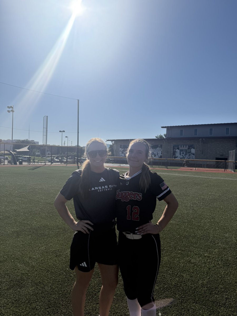 reesenarron2028's tweet photo. Also had a great camp at @kcroossb today!! Got to see some of my Sluggers girls also!! @ChloeEv2028 @AvaShowman2027 @carlyhough2029 @KStokes10 @Josie_Tofpi @CodyJBarham @AndyPaalhar @KMOSoftball @LadySluggersOrg @SluggersKC https://t.co/C46tpEHcof