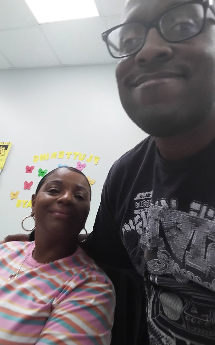 Dionecoleman1's tweet photo. I'm Having Fun At Work Today With My Friends https://t.co/OHaNWwRF35