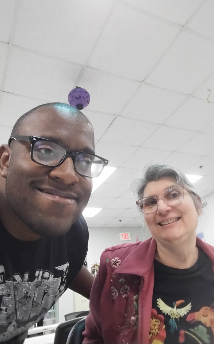 Dionecoleman1's tweet photo. I'm Having Fun At Work Today With My Friends https://t.co/OHaNWwRF35