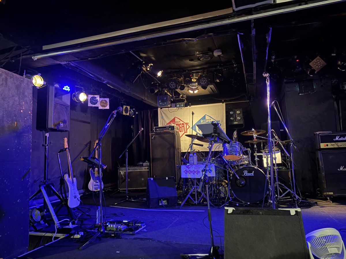 kakyoinnack's tweet photo. 昨日は動いてない…動いてないはずなんだけど翌日体バキバキ。有休とってて良かった。S席で良かった…邪魔してたらごめんなさい🙇
#respectupbeat
#小倉FUSE
#広石武彦 https://t.co/dgZYELNj2B