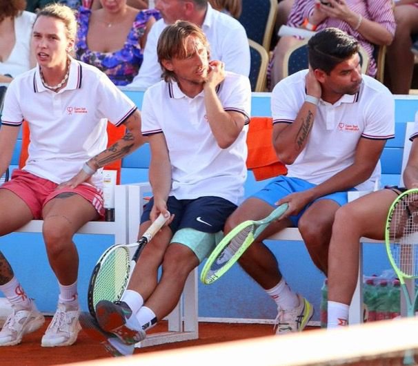 mymeteori's tweet photo. i can't believe he chose basketball.. sir tennis is your thing, like i would mistake you for a world class tennis player any day ... you even have the hair for it https://t.co/QlFfc7cEaD