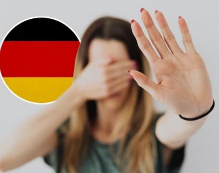 GlobalDiss's tweet photo. 🚨🇩🇪 GERMAN POLICE TELL WOMEN TO VOMIT to stop rape attacks!

Instead of tackling the problem, police are telling women to stick their fingers down their throats to make attackers back off.

This is where Germany is now. ABSOLUTELY INSANE! https://t.co/8kyHjDR623