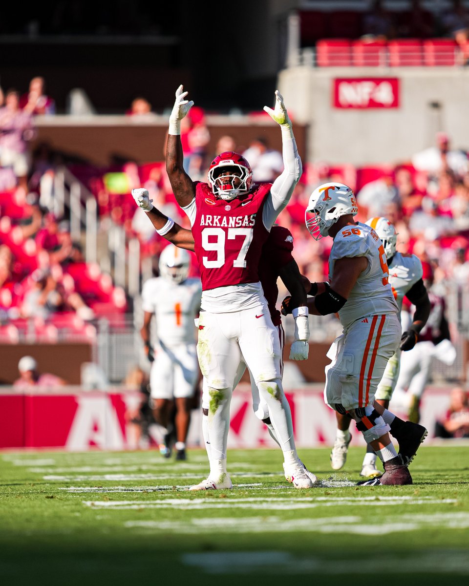 RazorbackComms's tweet photo. With his second-quarter sack, QL Quincy Rhodes Jr. is now @RazorbackFB's leader in sacks (3.0) on the year. https://t.co/tvz5jBybrE