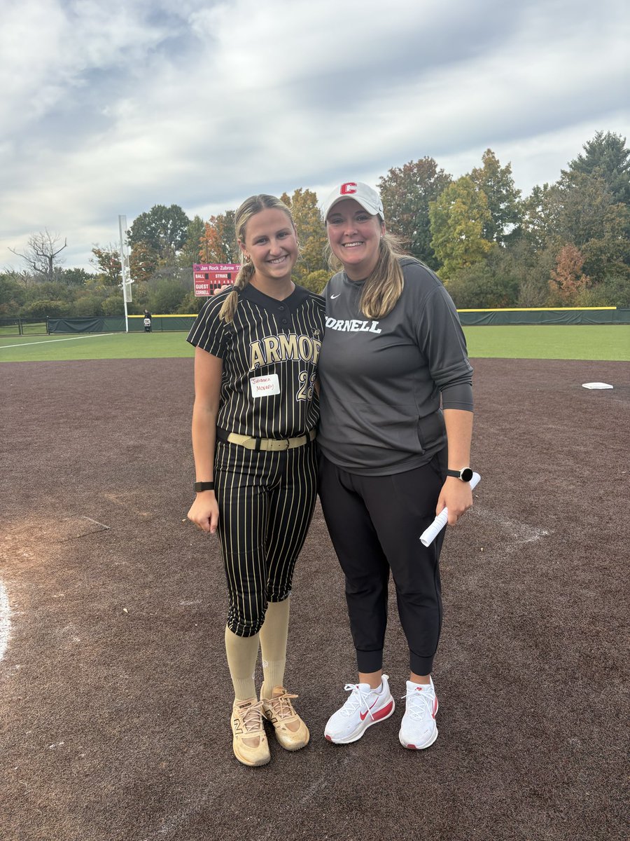 JuliannaM_22's tweet photo. Had an amazing time @CornellSoftball today! So glad I got to learn from the coaching staff and players! Thank you @TaraTembey @marisarunyon and the players for such a great experience! I hope to be back soon! 🐻🔴 https://t.co/lpOXQKtVjD