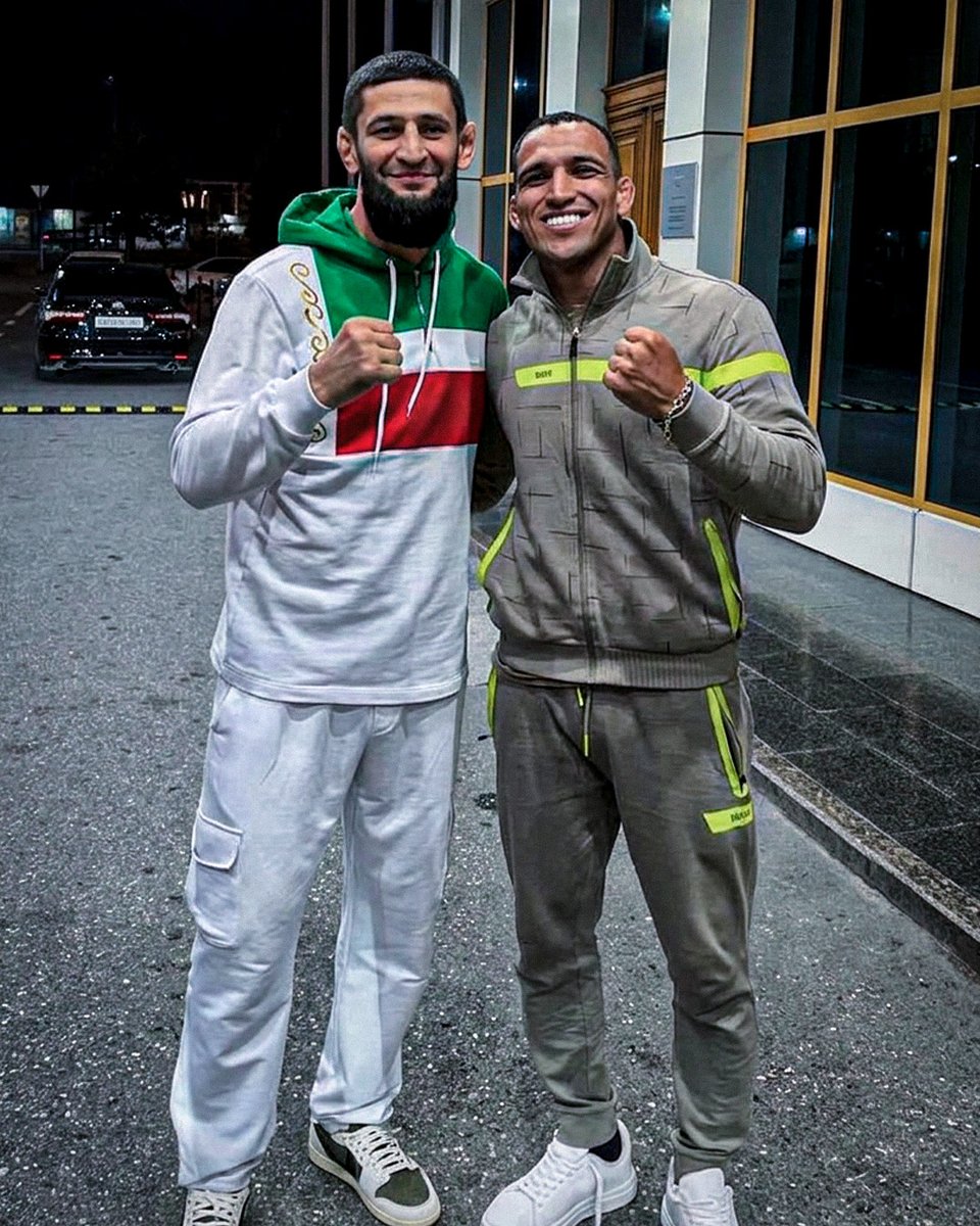 LaSueur_off's tweet photo. Charles Oliveira est à Grozny, en Tchétchénie, aux côtés de Khamzat Chimaev ! 🤯

via IG @KChimaev https://t.co/XefnqQ42Mi