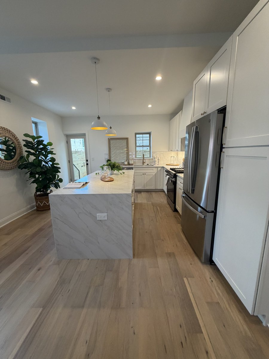 LeefRealtor's tweet photo. New Listing* Beautiful Fully Furnished 3Bed, 3Bath Home For Sell Listing Price $495,000 equipped w/ Washer n Dryer, Finished Basement(Also extra room) Backyard in the South Philly Area 🏡  Fall is here 🍂 it’s never to late to become a homeowner! GWM for your homely needs ! https://t.co/cGbZWaVhrb